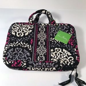 Vera Bradley Med. Hanging Org. Canterberry Magenta